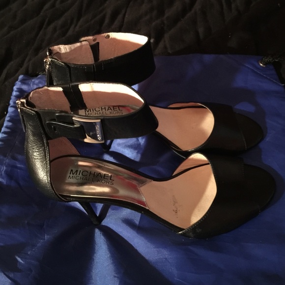 Michael Kors heels - Picture 2 of 4