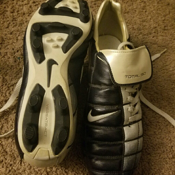 nike total 90 versatract