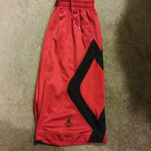 Nike flight men's basketball shorts size large.