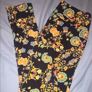 Black floral leggings