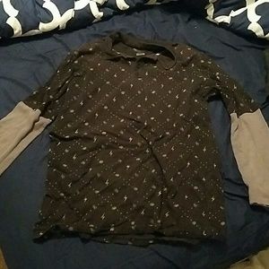 Side cut long sleeve shirt