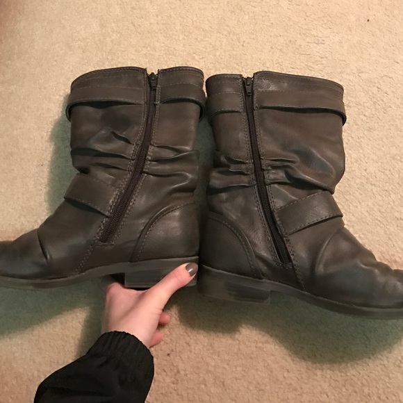 Boots - Picture 3 of 4