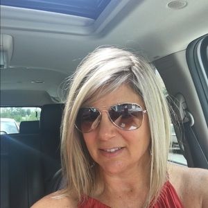 Meet your Posher, Corrine