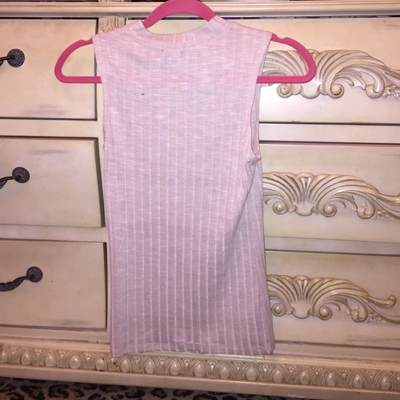 Gray shirt - Picture 2 of 2