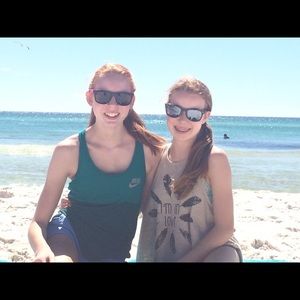 Meet your Posher, Phoebe