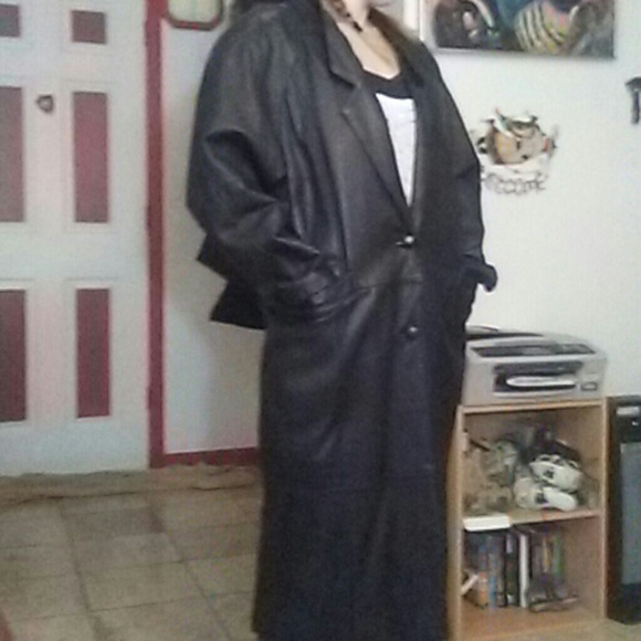 Long Leather coat by pelle new york milano. - Picture 1 of 1