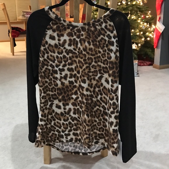 Long sleeve black and cheetah print long sleeve