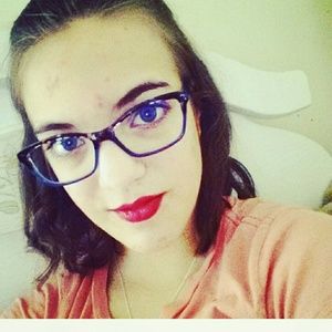 Meet your Posher, Maya