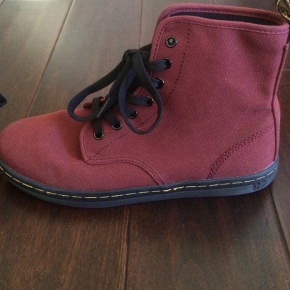 DOC MARTENS