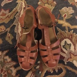 Gap Ella saddle wedge in camel brown