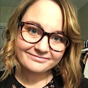 Meet your Posher, Rebekah