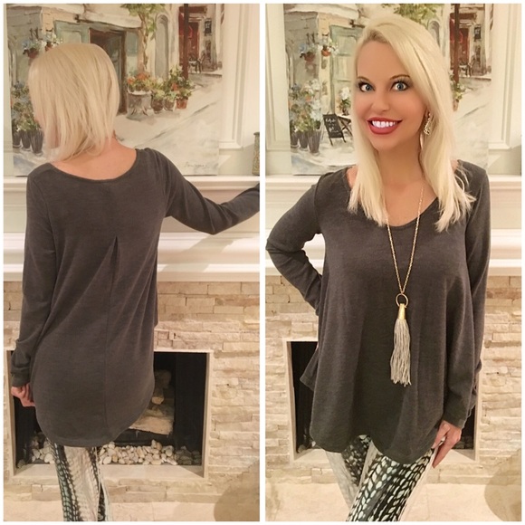 Soft sweater v neck hi lo pleated back tunic💕 - Picture 2 of 2
