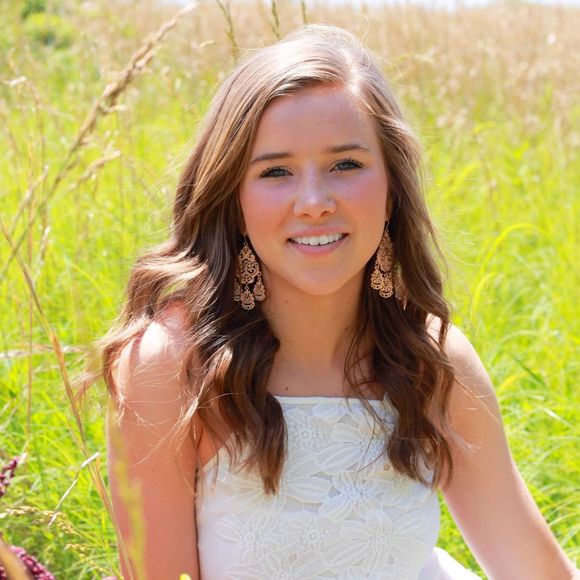 Meet your Posher, Clara