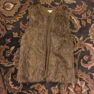 Faux fur sweater vest