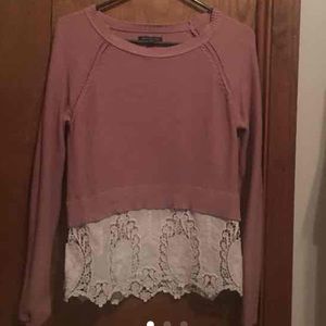 Long sleeve sweater with white lace bottom