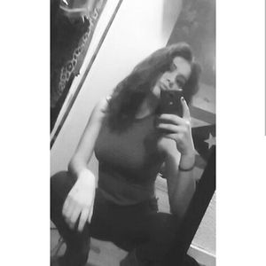 Meet your Posher, Abril