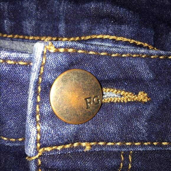 Jeans - Picture 3 of 4