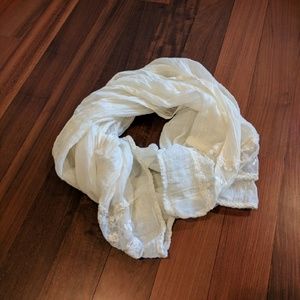 Cream scarf with lace trim