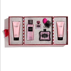 (Sold)victoria's Secret tease deluxe set