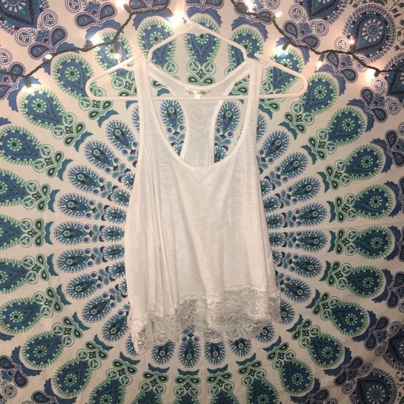 Splash crop top w/ lace trim