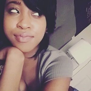 Meet your Posher, Emani