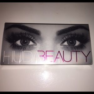 BRAND NEW: Huda Beauty Samantha #7 Lashes