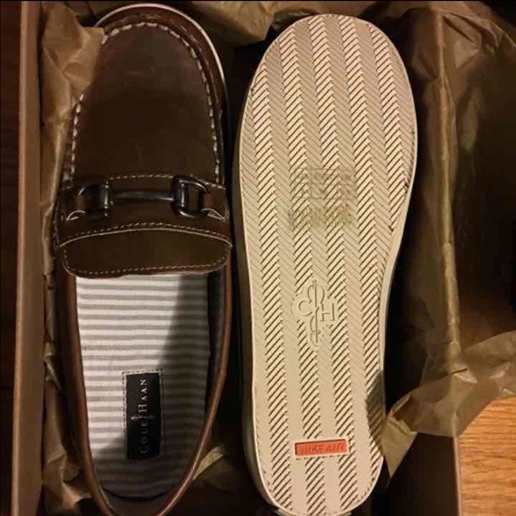FLASH SALE🔥🔥🔥Cole Haan boy sneaker size 3 - Picture 2 of 4
