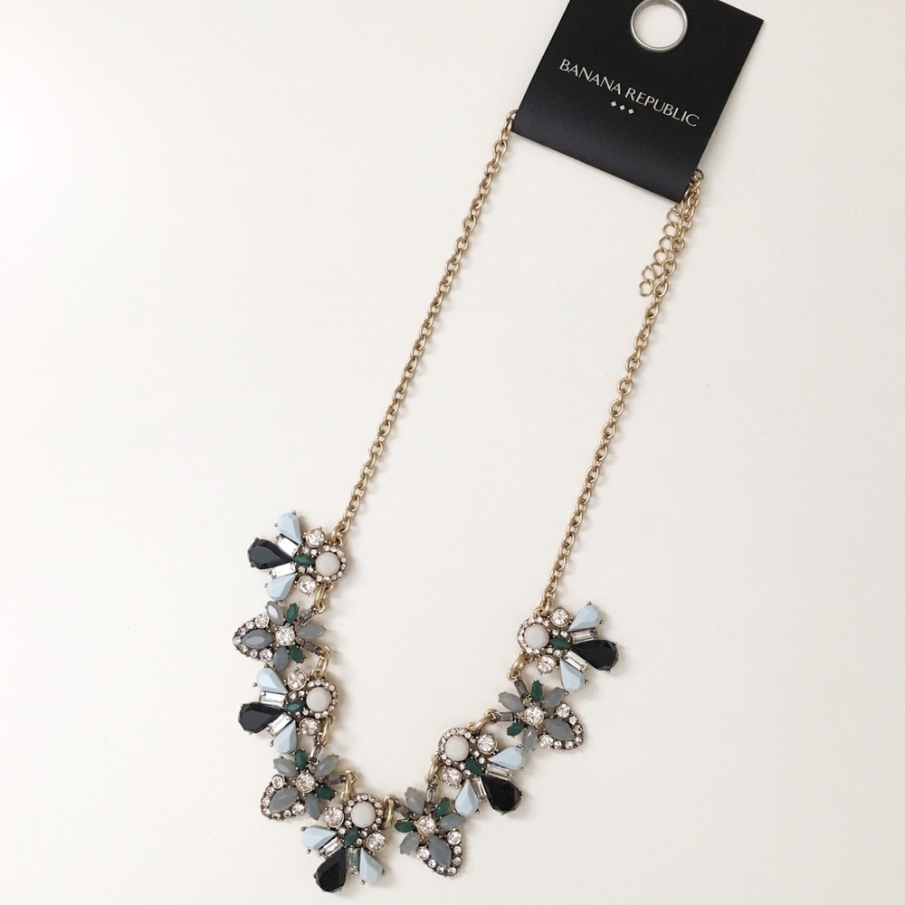 Banana Republic Factory Statement Necklace - Picture 2 of 2