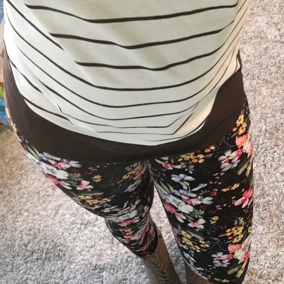 1 left! Butter soft floral leggings - Picture 2 of 5