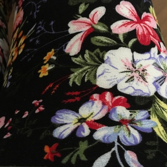 1 left! Butter soft floral leggings - Picture 3 of 5