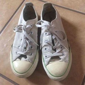 White low top converse