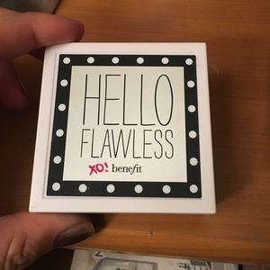 Benefit Hello Flawless Powder Foundation