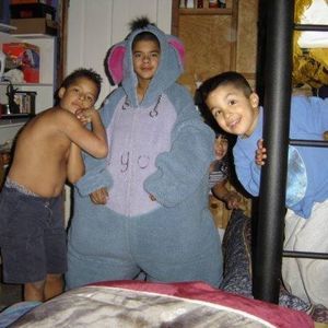 Meet your Posher, Nelida