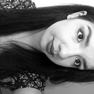 Meet your Posher, Abril