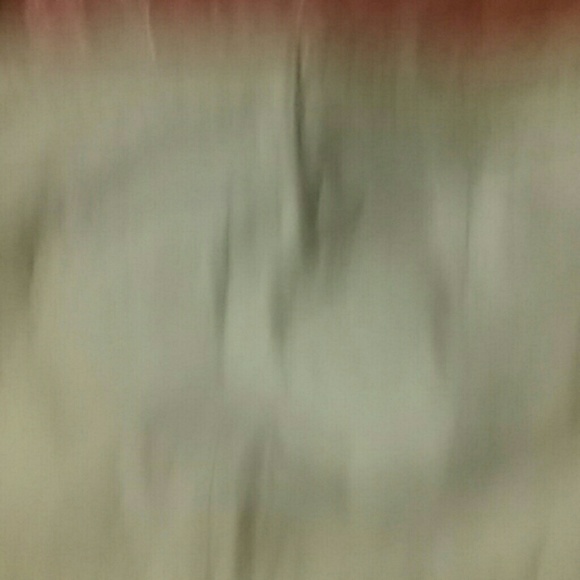 Abercrombie & Fitch - Picture 2 of 4