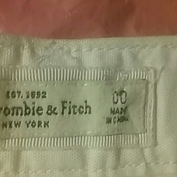 Abercrombie & Fitch - Picture 4 of 4