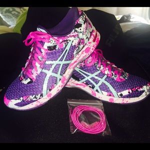 NEW Asics Gel Noosa Tri 11 Sneakers