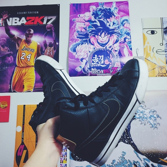 black and gold nike high tops