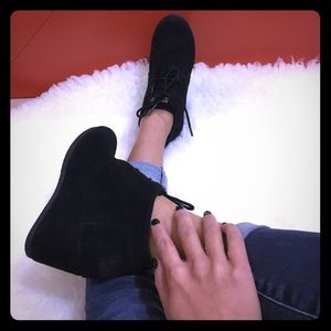 Tom's lace up wedges