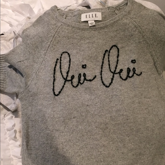 "Oui Oui" short sleeved sweater
