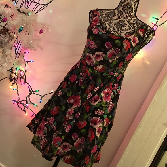 Floral dress black