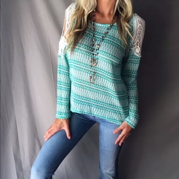 Sweaters - 🎀Boho Butterfly Crochet Cold Shoulder