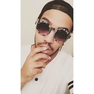 Meet your Posher, Derek