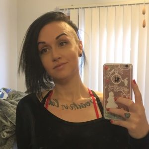 Meet your Posher, Kayla