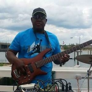 Meet your Posher, Derrick