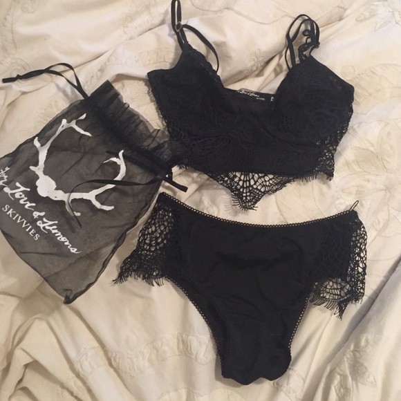 NWOT Bat Your Lashes Bra & Panty
