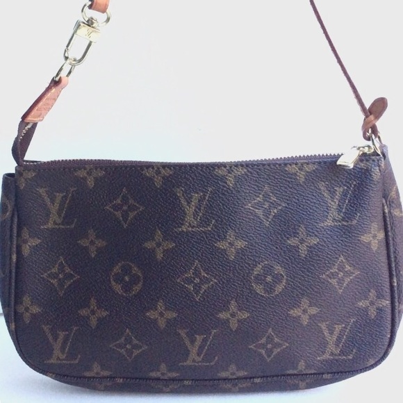 Louis Vuitton Handbags - Louis Vuitton AUTHENTIC POUCHETTE Bag 👛 EUC