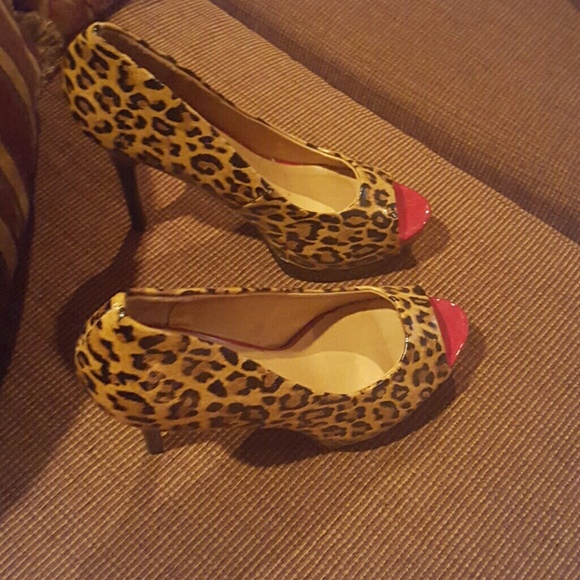 Heels - Picture 1 of 1