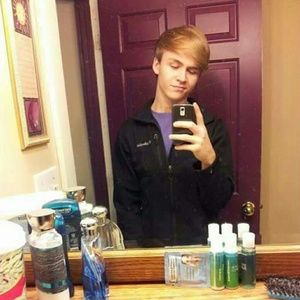 Meet your Posher, Dillon