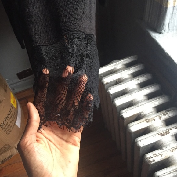 Cardigan with Lace bottom - Picture 3 of 4